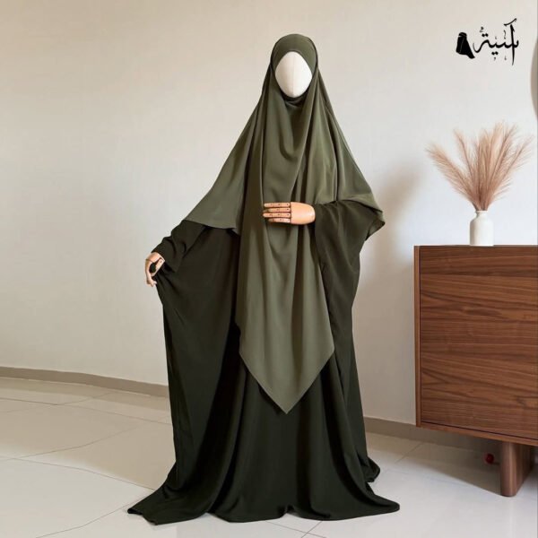 خمار مثلث طويل